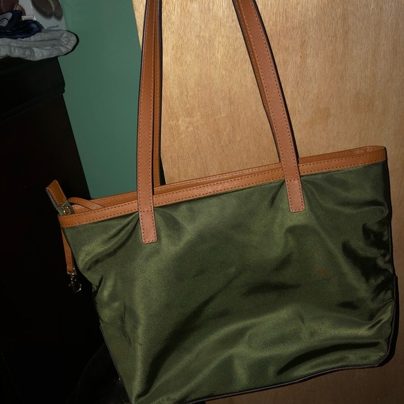 Med Michael Kors NWOT - Picture 6 of 11